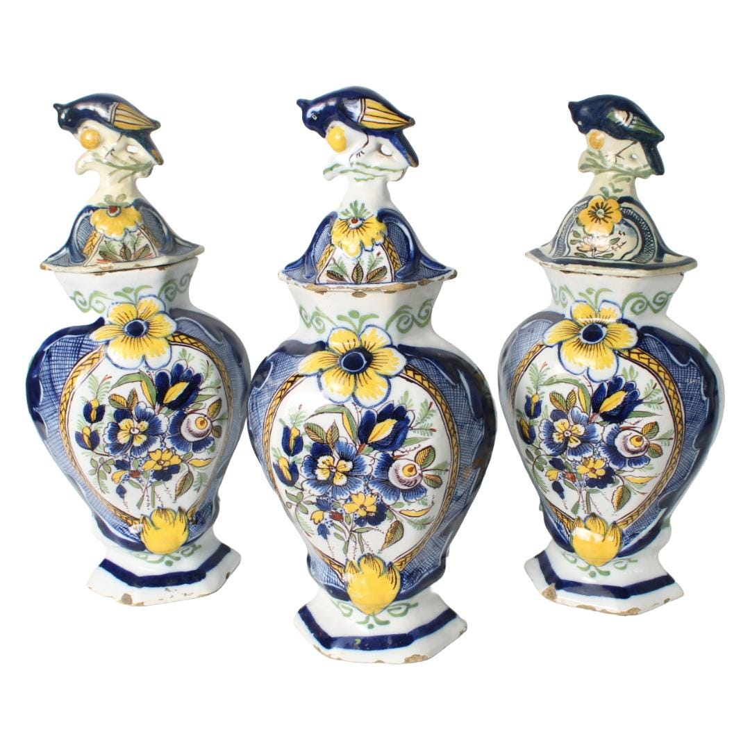 Rare 18th-Century De Klaauw Delft Cabinet Set, Hand-Painted Earthenware with Bird Finials, Polychrome, Marked, Antique Collector’s Item
