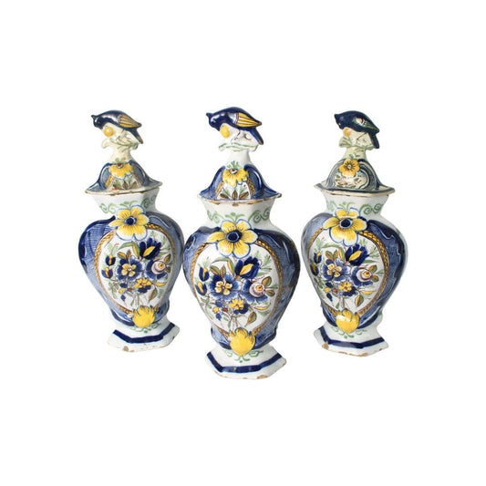 Rare 18th-Century De Klaauw Delft Cabinet Set, Hand-Painted Earthenware with Bird Finials, Polychrome, Marked, Antique Collector’s Item