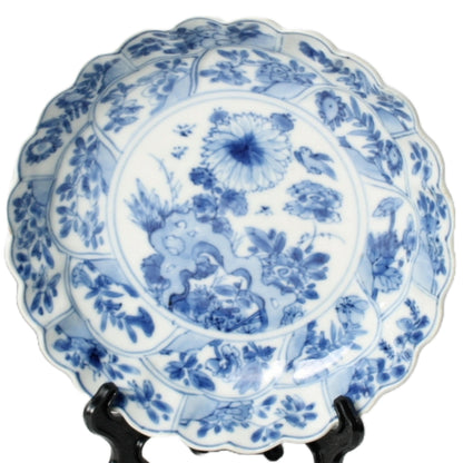 Set of Three Antique Kangxi Plates from China (1662–1722) – Blue and White Porcelain with Floral Decoration – Rare Qing Dynasty Export