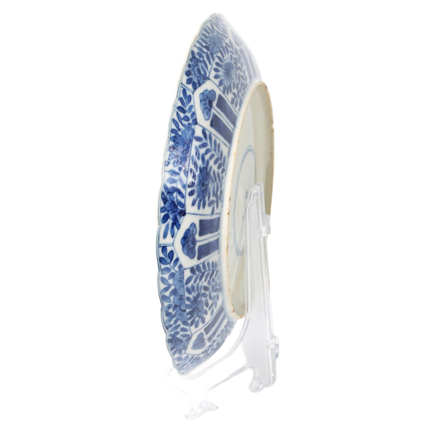 Beautiful 19th-Century Chinese Blue-and-White Porcelain Plate in Kangxi Style with Floral Panels and Garden Scene Ø 25 cm