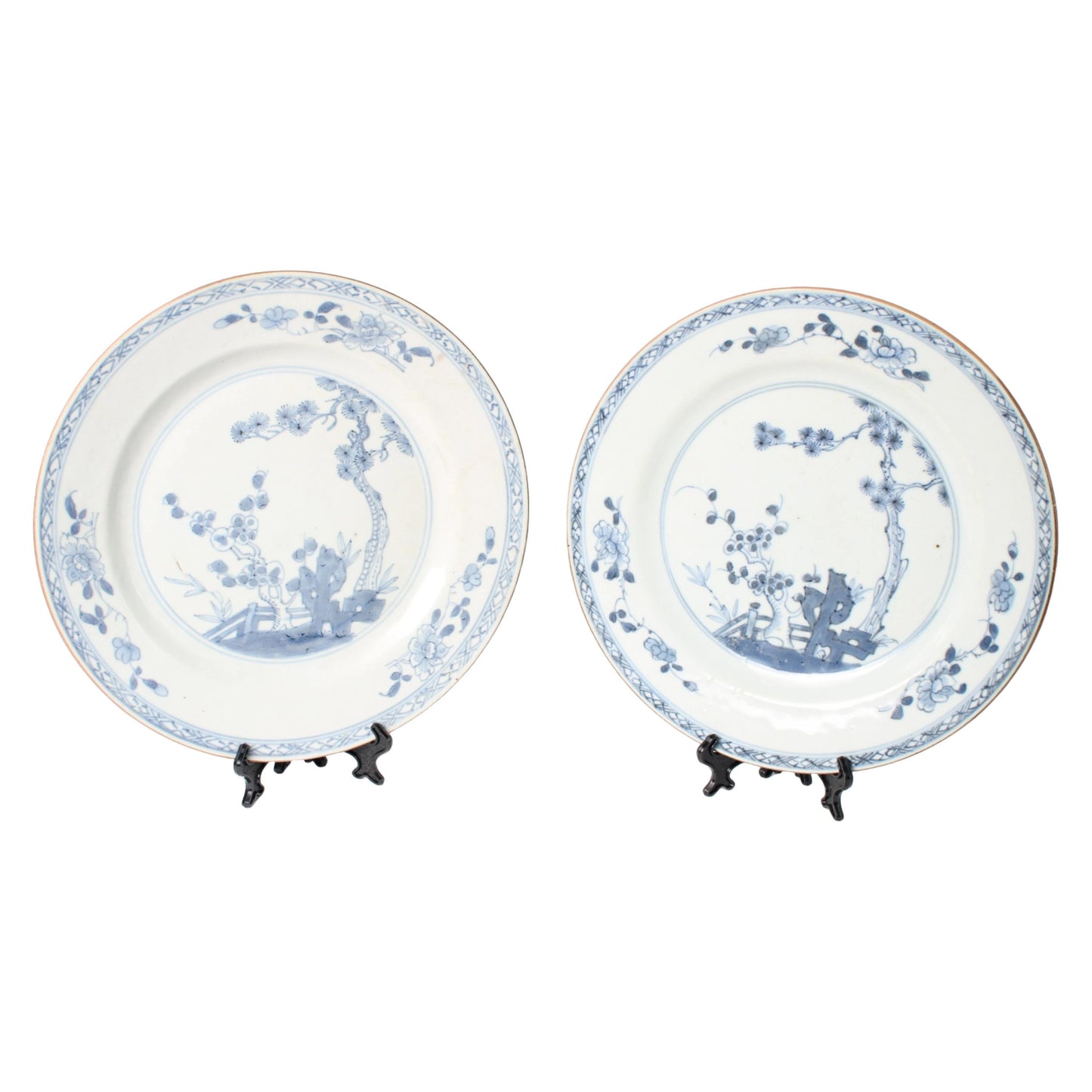 Set van twee 18e-eeuwse Chinese exportporseleinen borden met ‘Cheng Lung-merk en tuinlandschap in kobaltblauw decor - Gratis Verzending