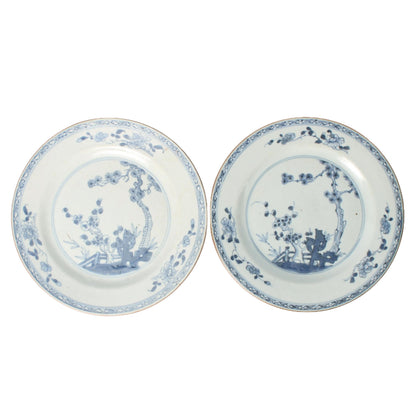Set van twee 18e-eeuwse Chinese exportporseleinen borden met ‘Cheng Lung-merk en tuinlandschap in kobaltblauw decor - Gratis Verzending