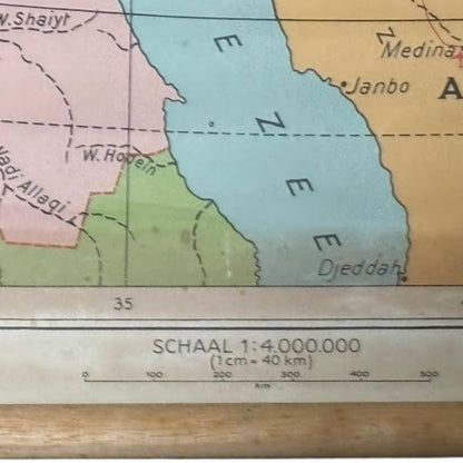 Vintage schoolwandkaart Het Nabije Oosten ca. 1970 | Educatieve kaart geopolitiek Midden-Oosten | Canvas poster Van Beekum Veenendaal